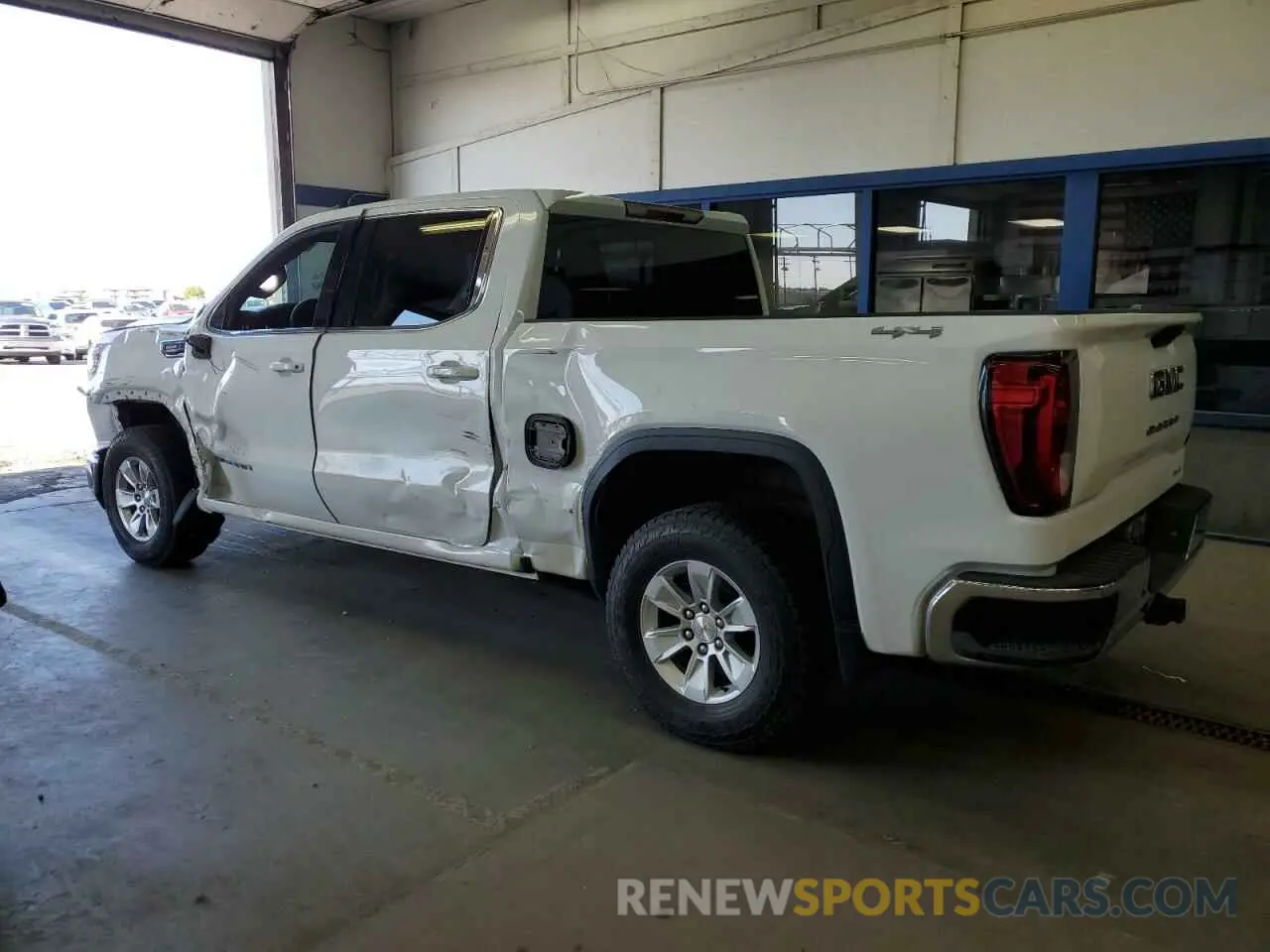 2 Photograph of a damaged car 1GTU9BET8MZ315605 GMC SIERRA 2021