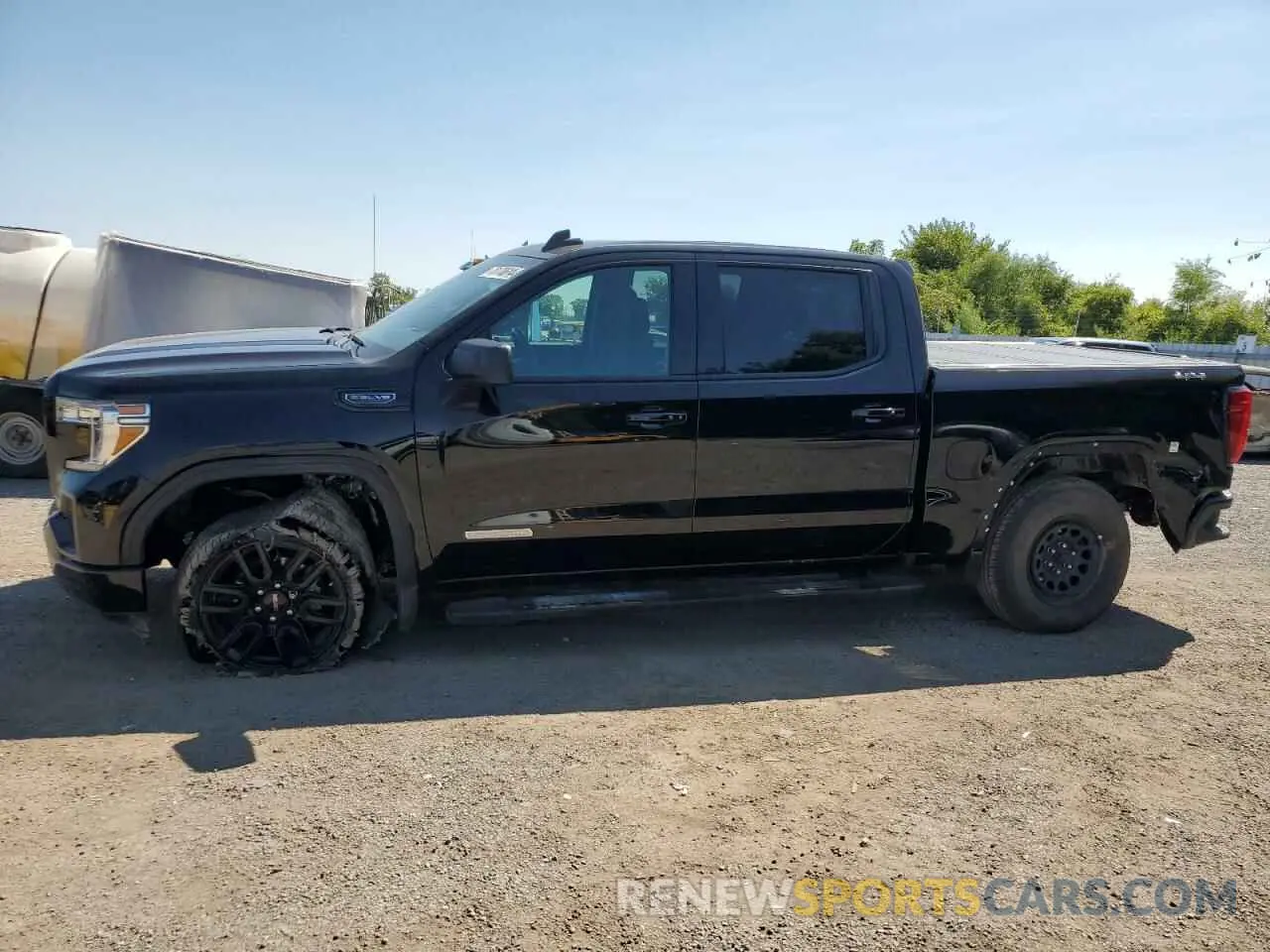 1 Photograph of a damaged car 1GTU9CED9MZ294777 GMC SIERRA 2021
