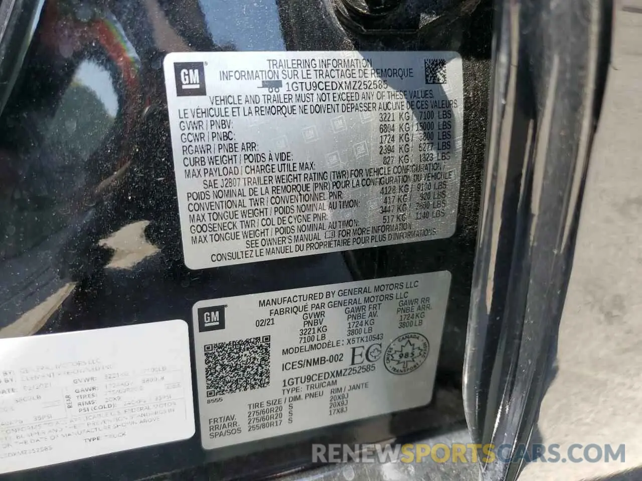 12 Photograph of a damaged car 1GTU9CEDXMZ252585 GMC SIERRA 2021