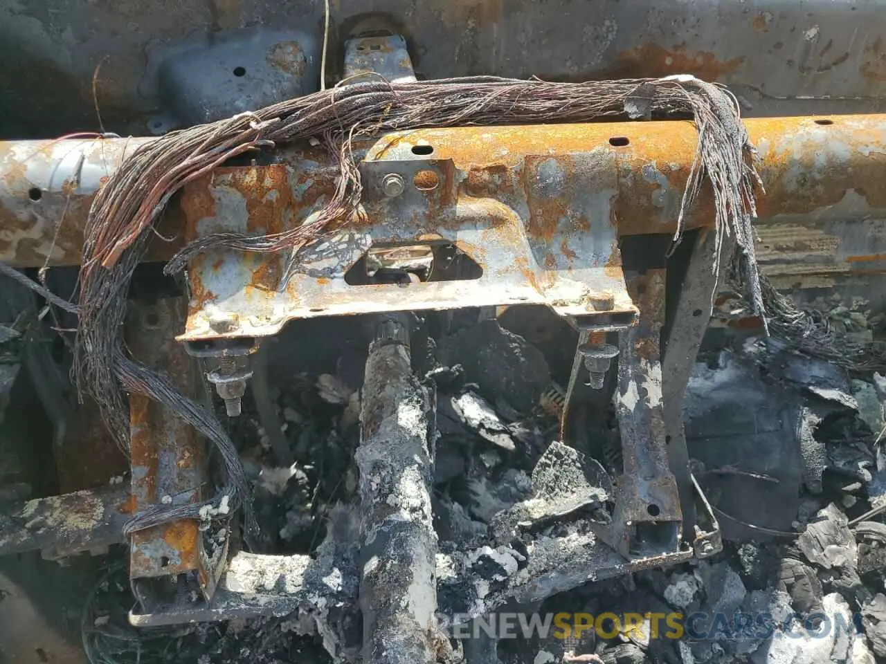 9 Photograph of a damaged car 1GTU9DET5MZ203128 GMC SIERRA 2021