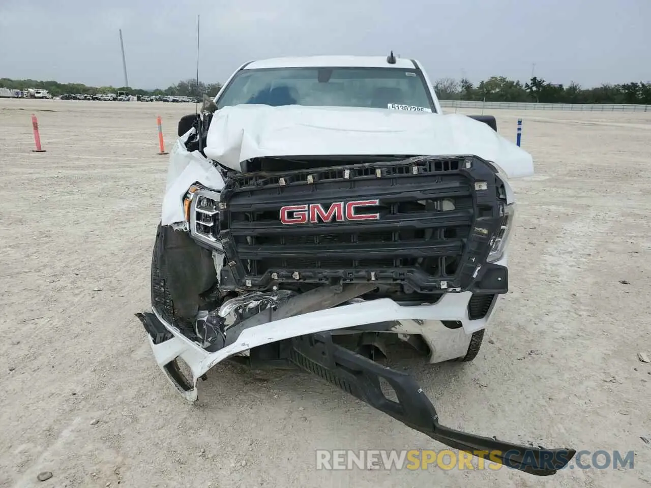 5 Photograph of a damaged car 3GTN9AEH9MG265193 GMC SIERRA 2021