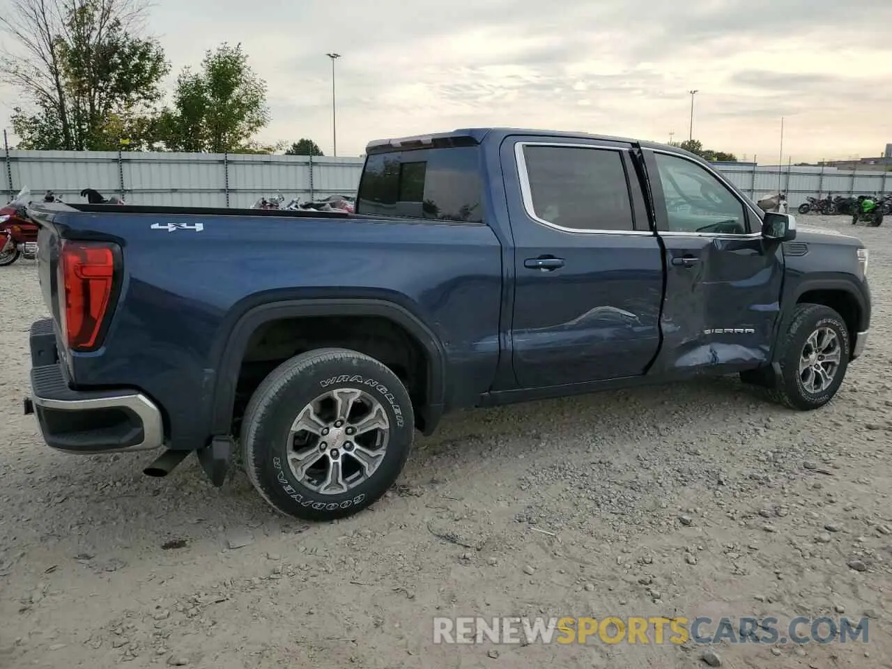3 Photograph of a damaged car 3GTP9BEK3MG109998 GMC SIERRA 2021