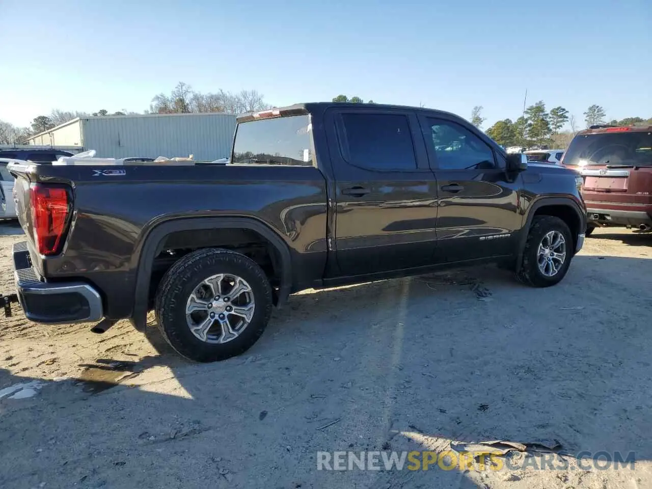 3 Photograph of a damaged car 3GTU9AEF0MG128069 GMC SIERRA 2021
