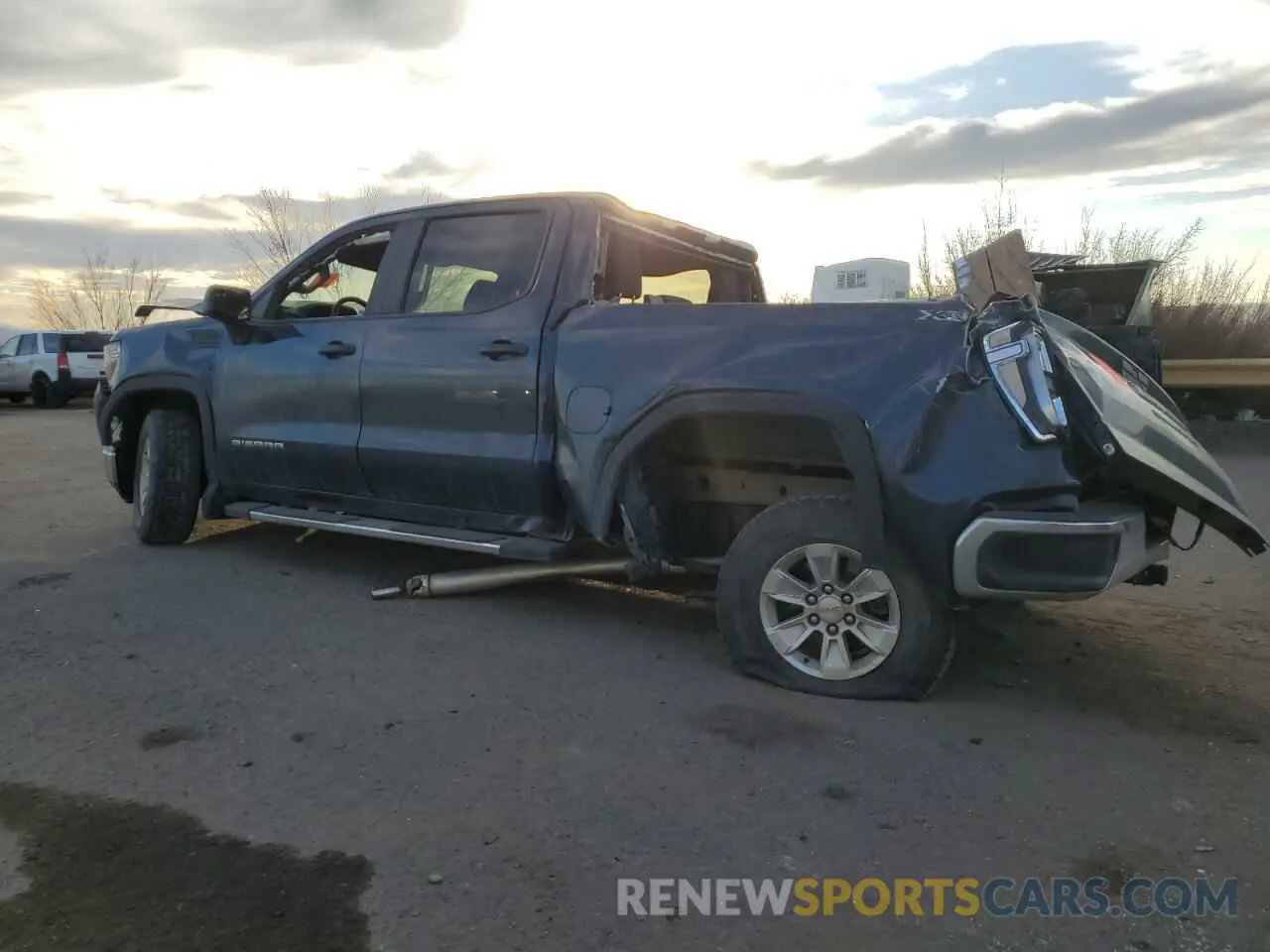 2 Photograph of a damaged car 3GTU9AEFXMG313696 GMC SIERRA 2021