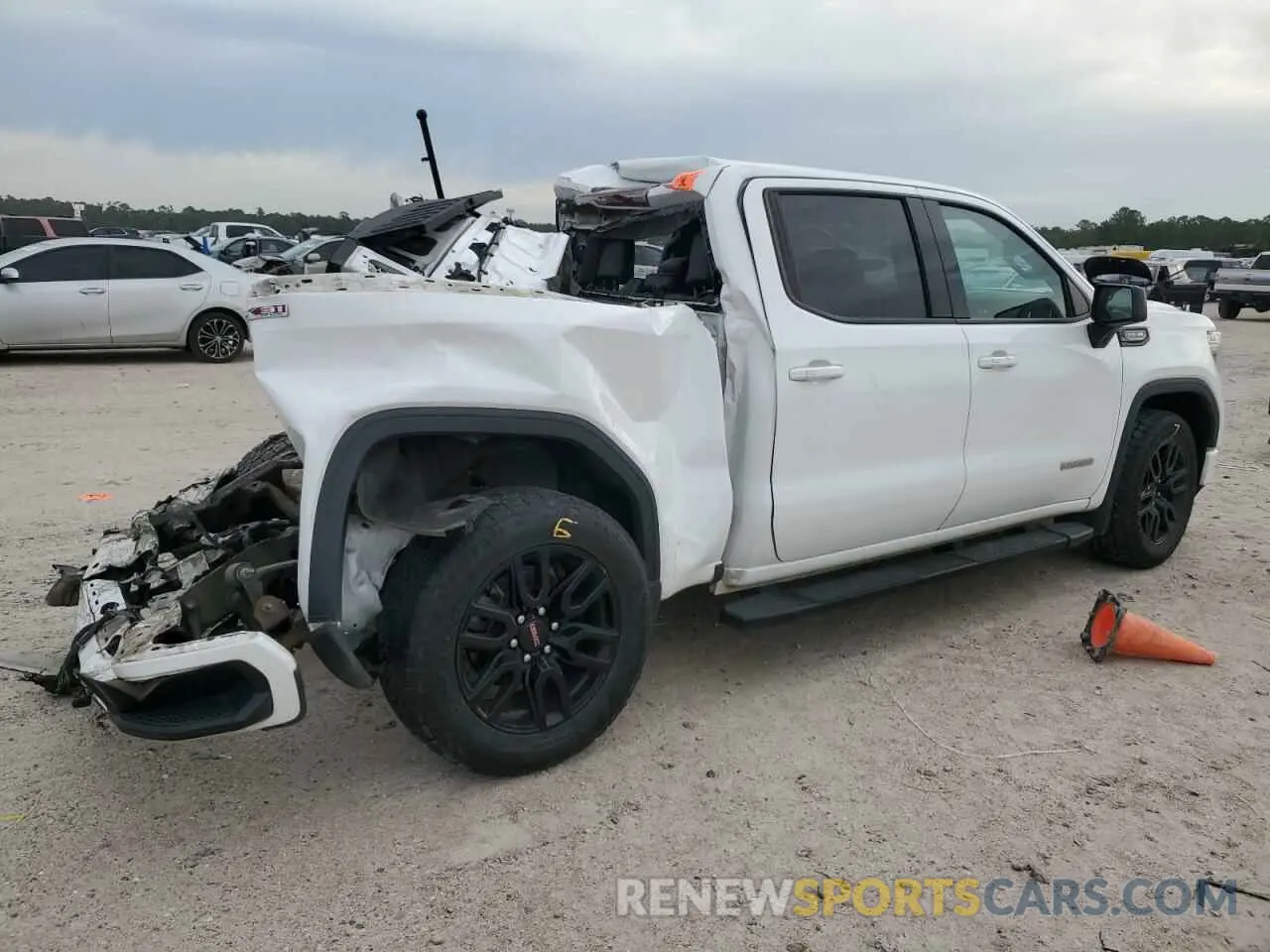 3 Photograph of a damaged car 3GTU9CED2MG155851 GMC SIERRA 2021