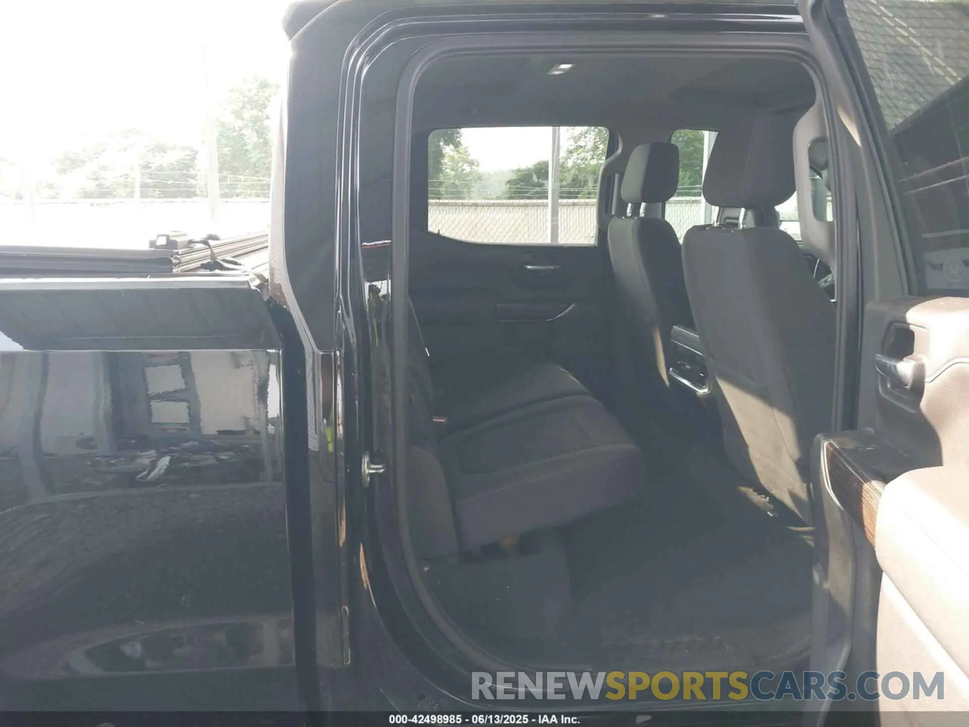 8 Photograph of a damaged car 3GTU9CED4MG480775 GMC SIERRA 2021
