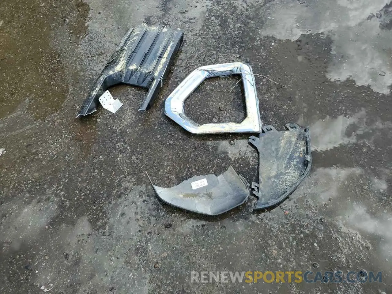 12 Photograph of a damaged car 3GTU9DED4MG235979 GMC SIERRA 2021