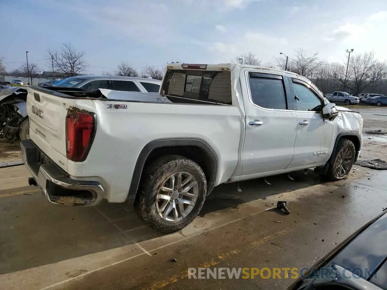 3 Photograph of a damaged car 3GTU9DED6MG221615 GMC SIERRA 2021