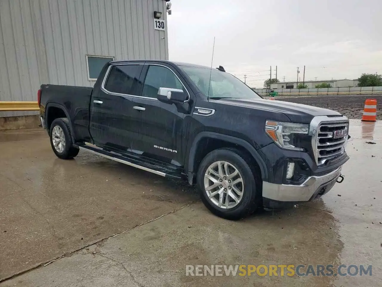 4 Photograph of a damaged car 3GTU9DED8MG282402 GMC SIERRA 2021
