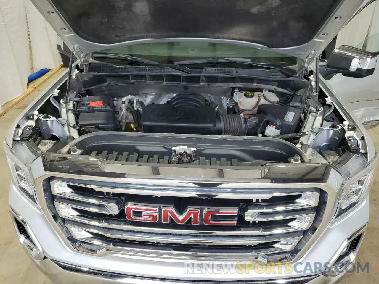 11 Photograph of a damaged car 3GTU9DEDXMG481595 GMC SIERRA 2021