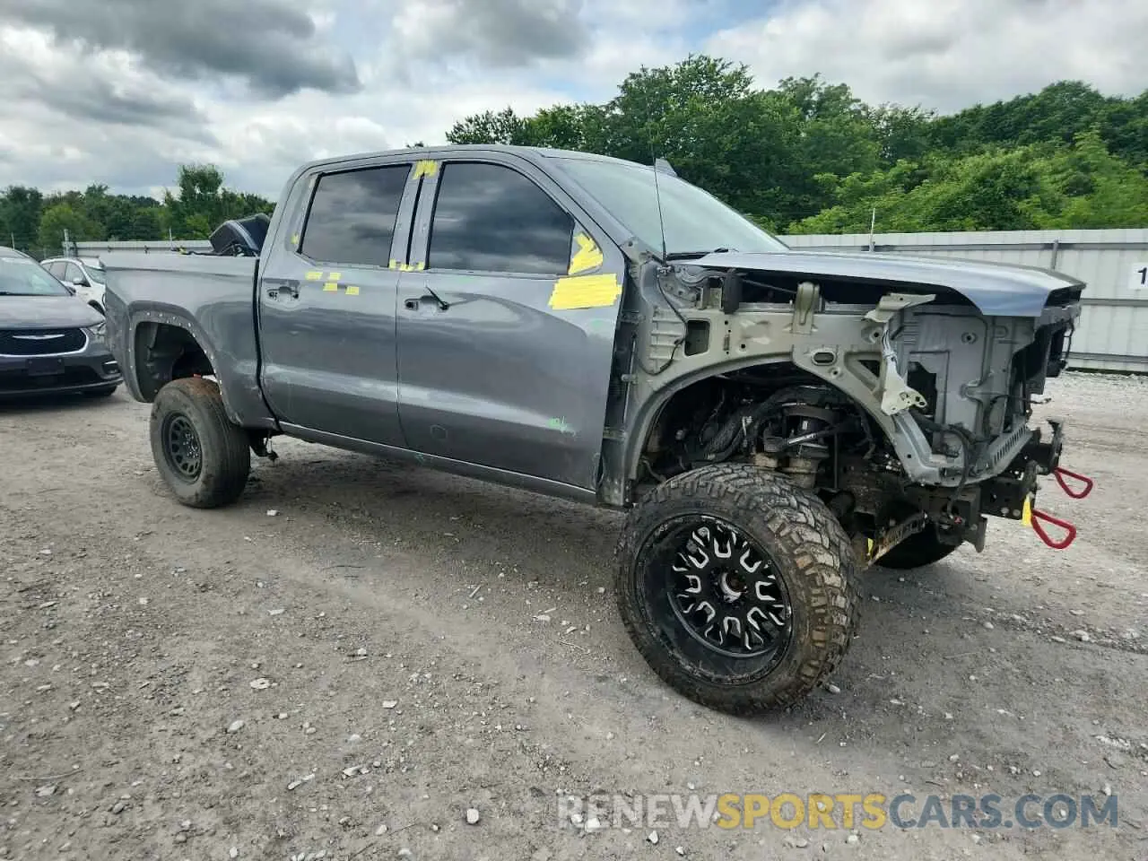 4 Photograph of a damaged car 3GTU9EET1MG334174 GMC SIERRA 2021