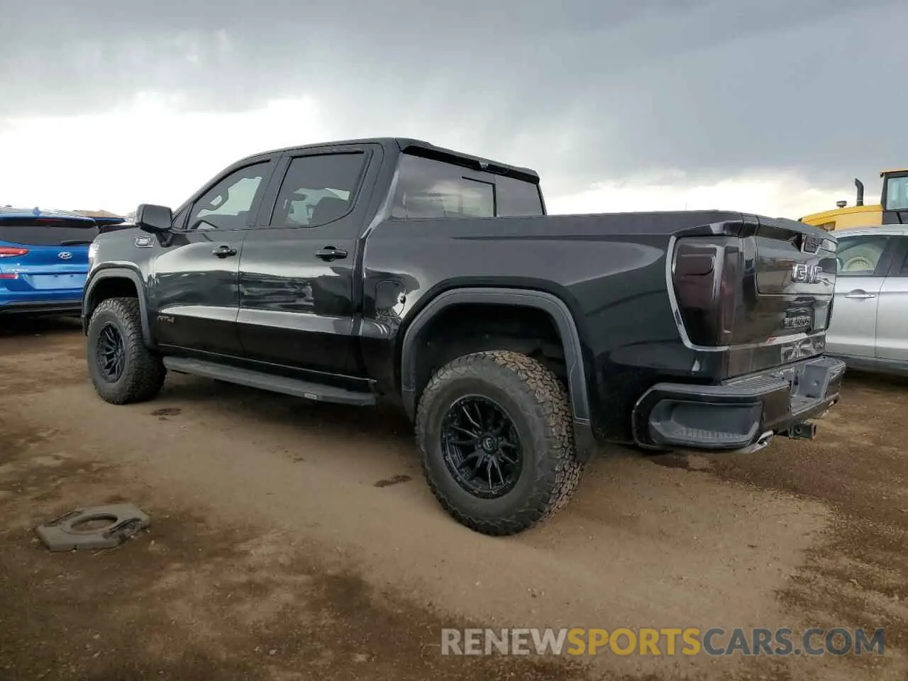 2 Photograph of a damaged car 3GTU9EET2MG339318 GMC SIERRA 2021