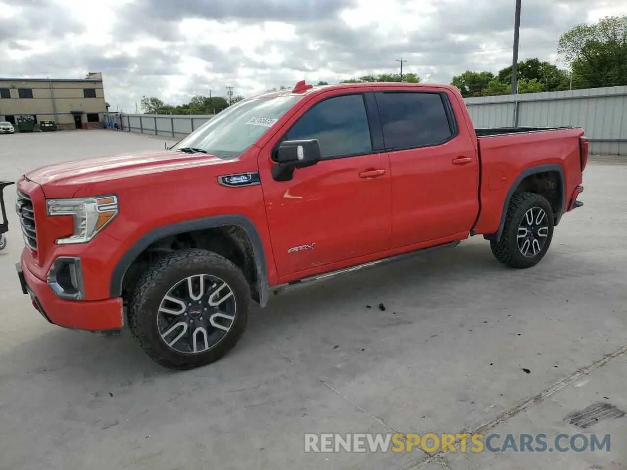 1 Photograph of a damaged car 3GTU9EET5MG430745 GMC SIERRA 2021