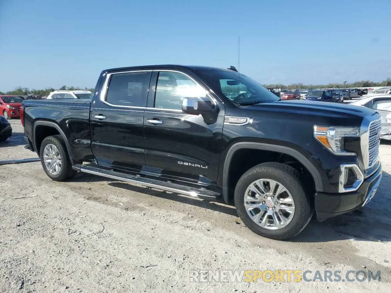 4 Photograph of a damaged car 3GTU9FEL0MG318621 GMC SIERRA 2021