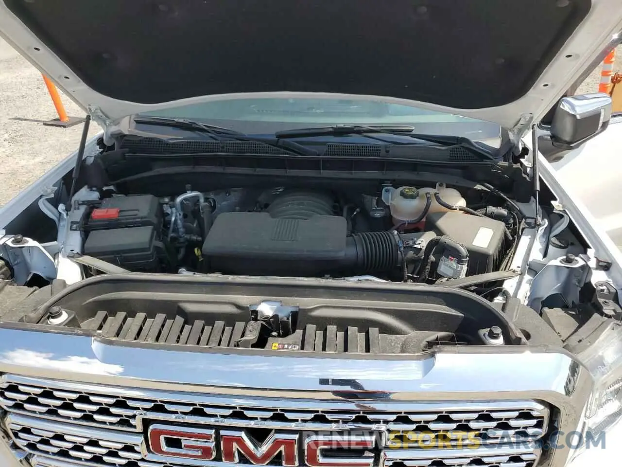 11 Photograph of a damaged car 3GTU9FEL0MG331160 GMC SIERRA 2021