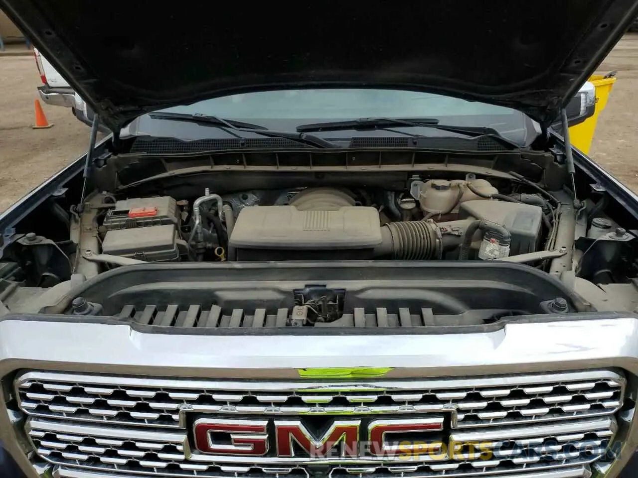 11 Photograph of a damaged car 3GTU9FEL5MG127017 GMC SIERRA 2021