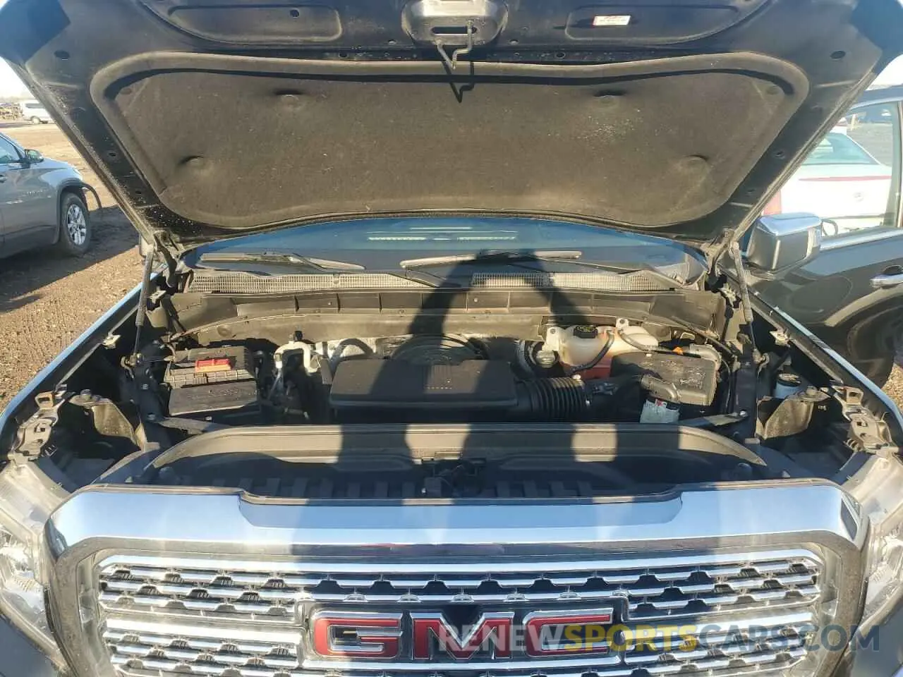 11 Photograph of a damaged car 3GTU9FEL5MG304813 GMC SIERRA 2021