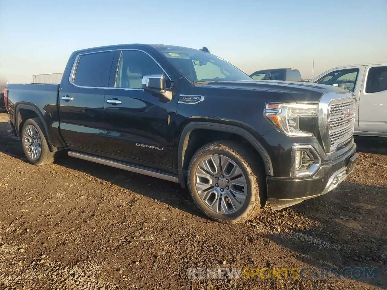 4 Photograph of a damaged car 3GTU9FEL5MG304813 GMC SIERRA 2021
