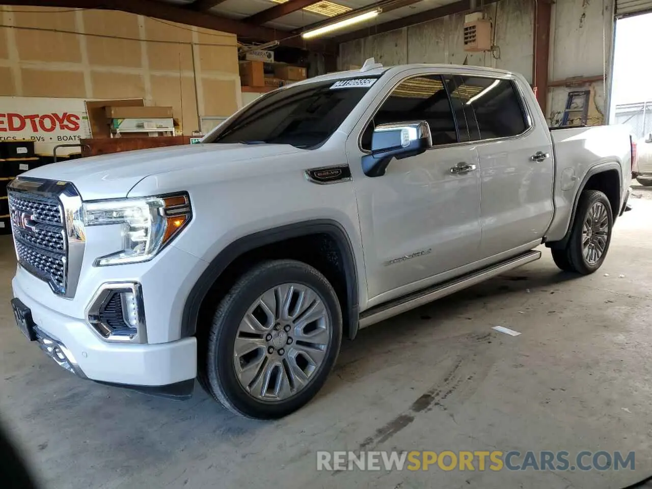 1 Photograph of a damaged car 3GTU9FELXMG324670 GMC SIERRA 2021