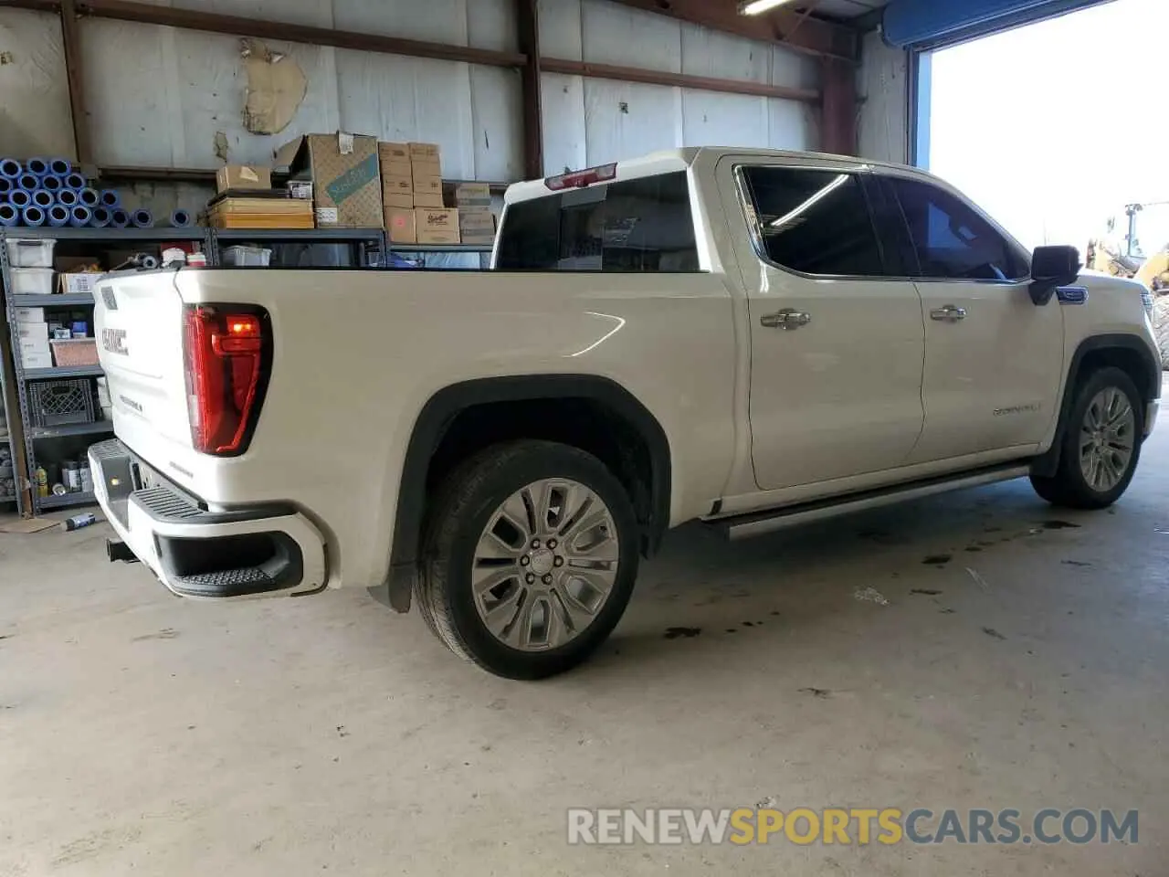 3 Photograph of a damaged car 3GTU9FELXMG324670 GMC SIERRA 2021