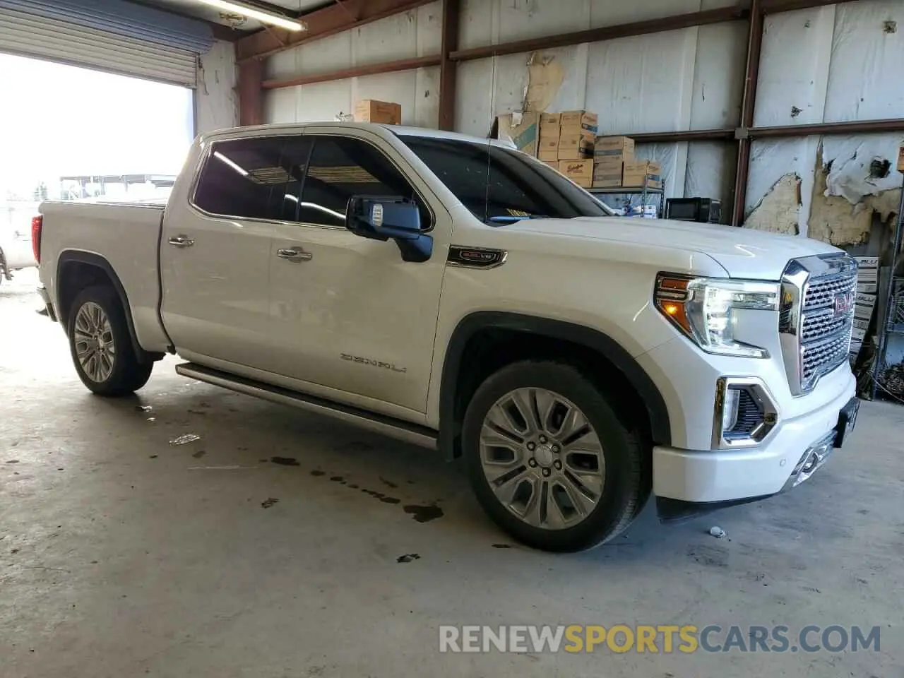 4 Photograph of a damaged car 3GTU9FELXMG324670 GMC SIERRA 2021