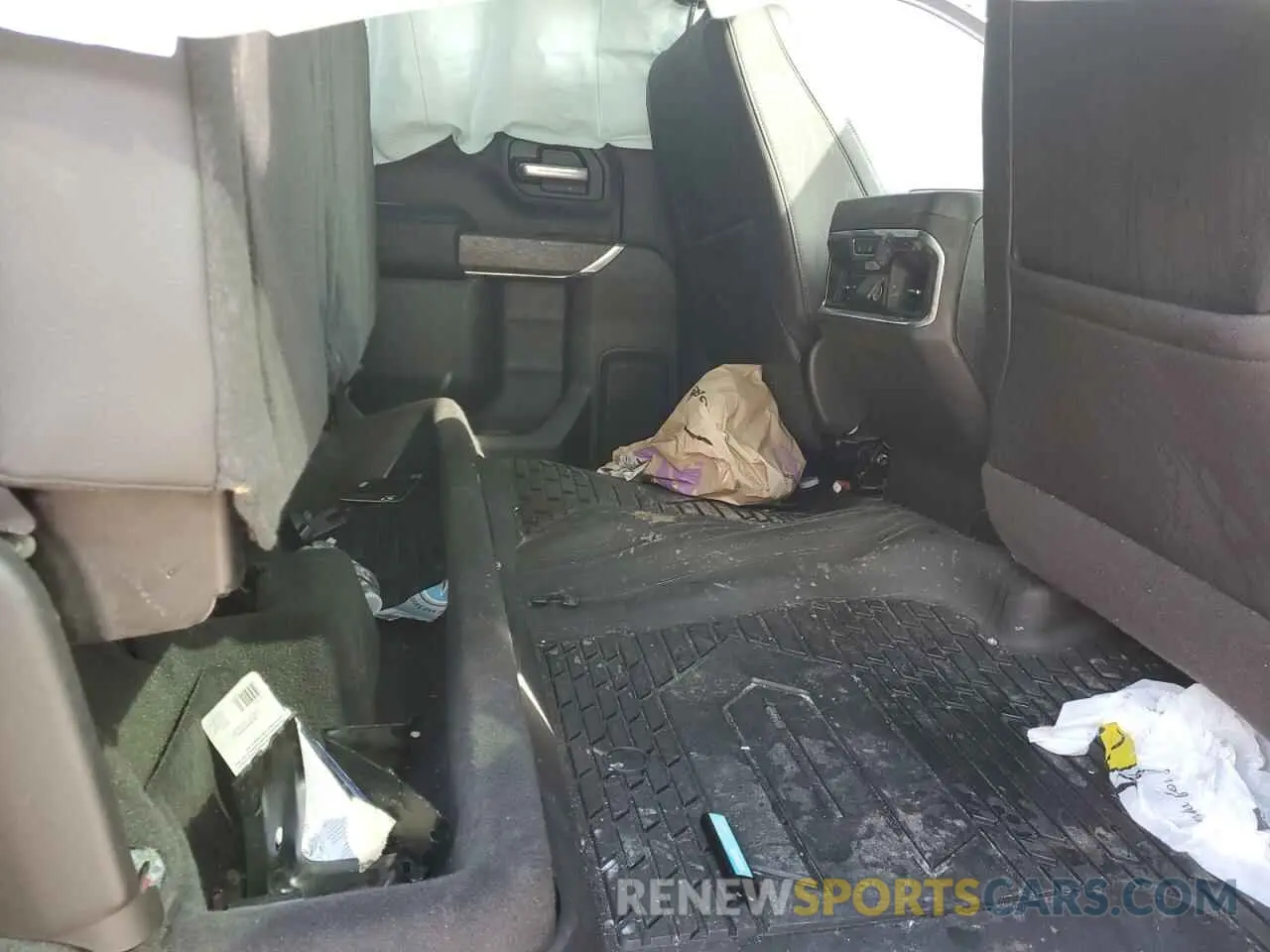 11 Photograph of a damaged car 3GTU9FET3MG303529 GMC SIERRA 2021