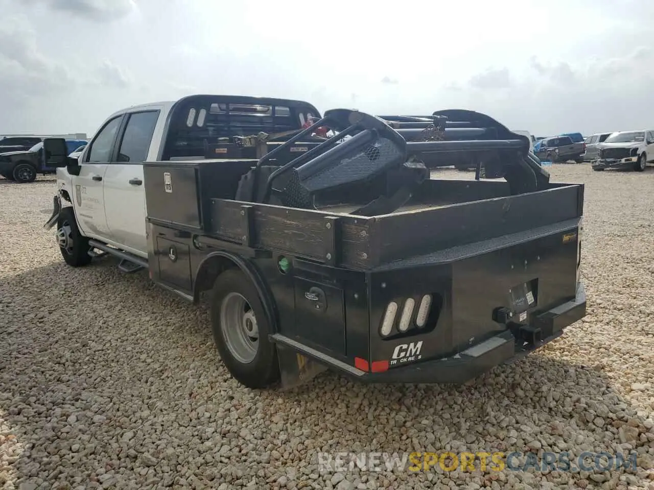 2 Photograph of a damaged car 1GD49SEY5NF337751 GMC SIERRA 2022
