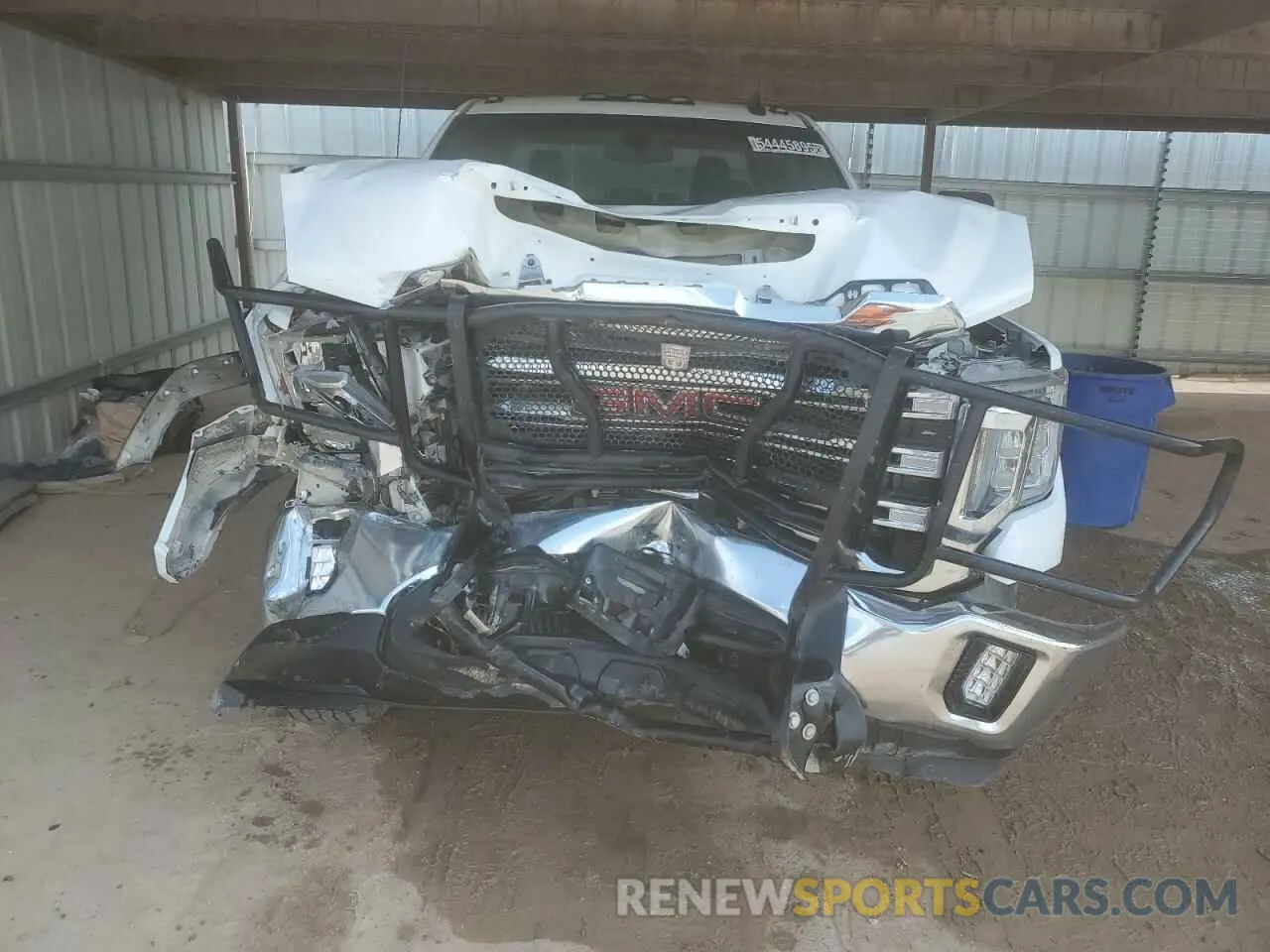 5 Photograph of a damaged car 1GT49ME76NF193120 GMC SIERRA 2022