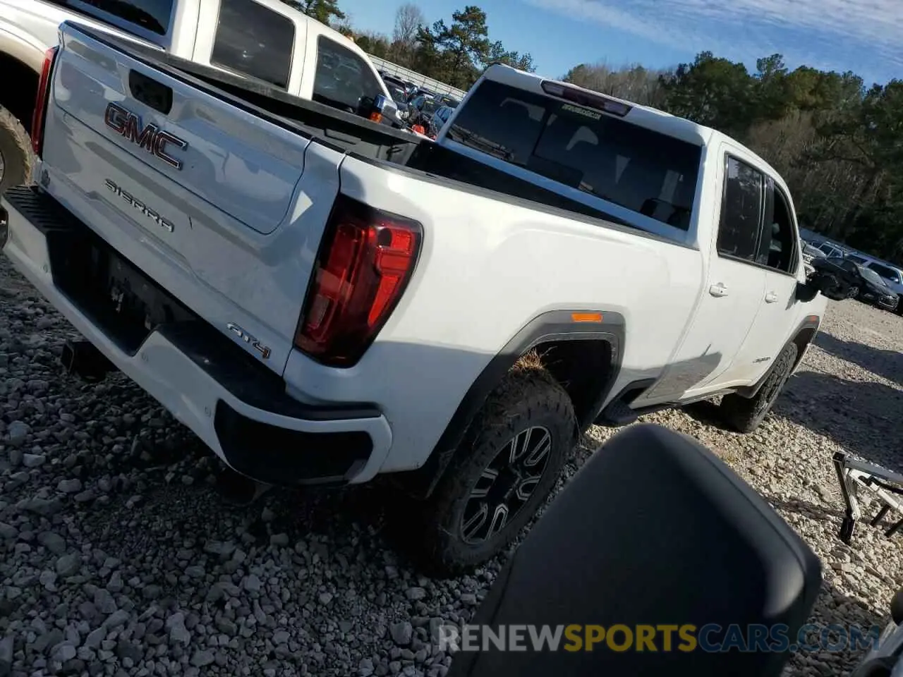 3 Photograph of a damaged car 1GT49PEY2NF261441 GMC SIERRA 2022