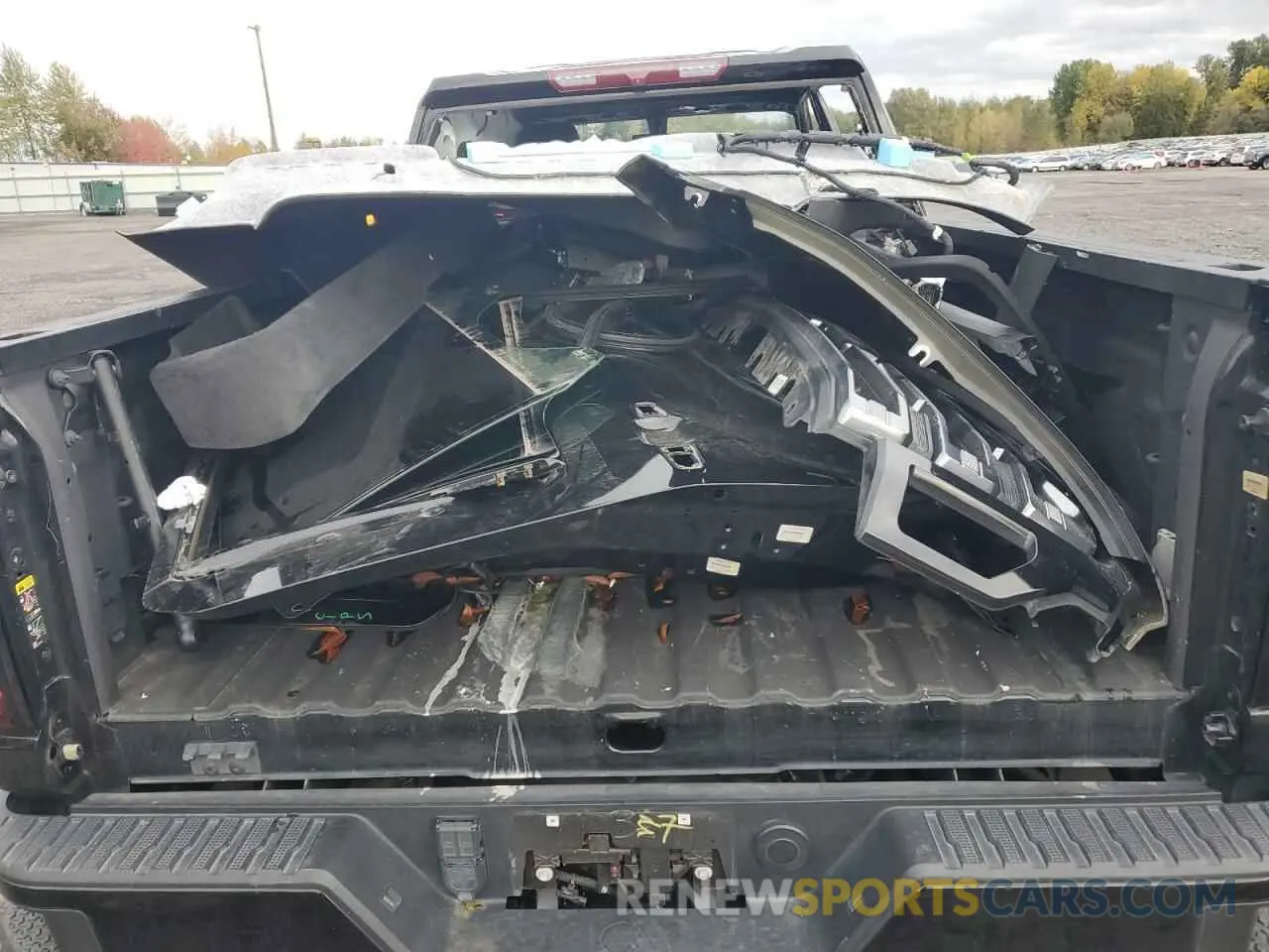 12 Photograph of a damaged car 1GT49PEY6NF111686 GMC SIERRA 2022