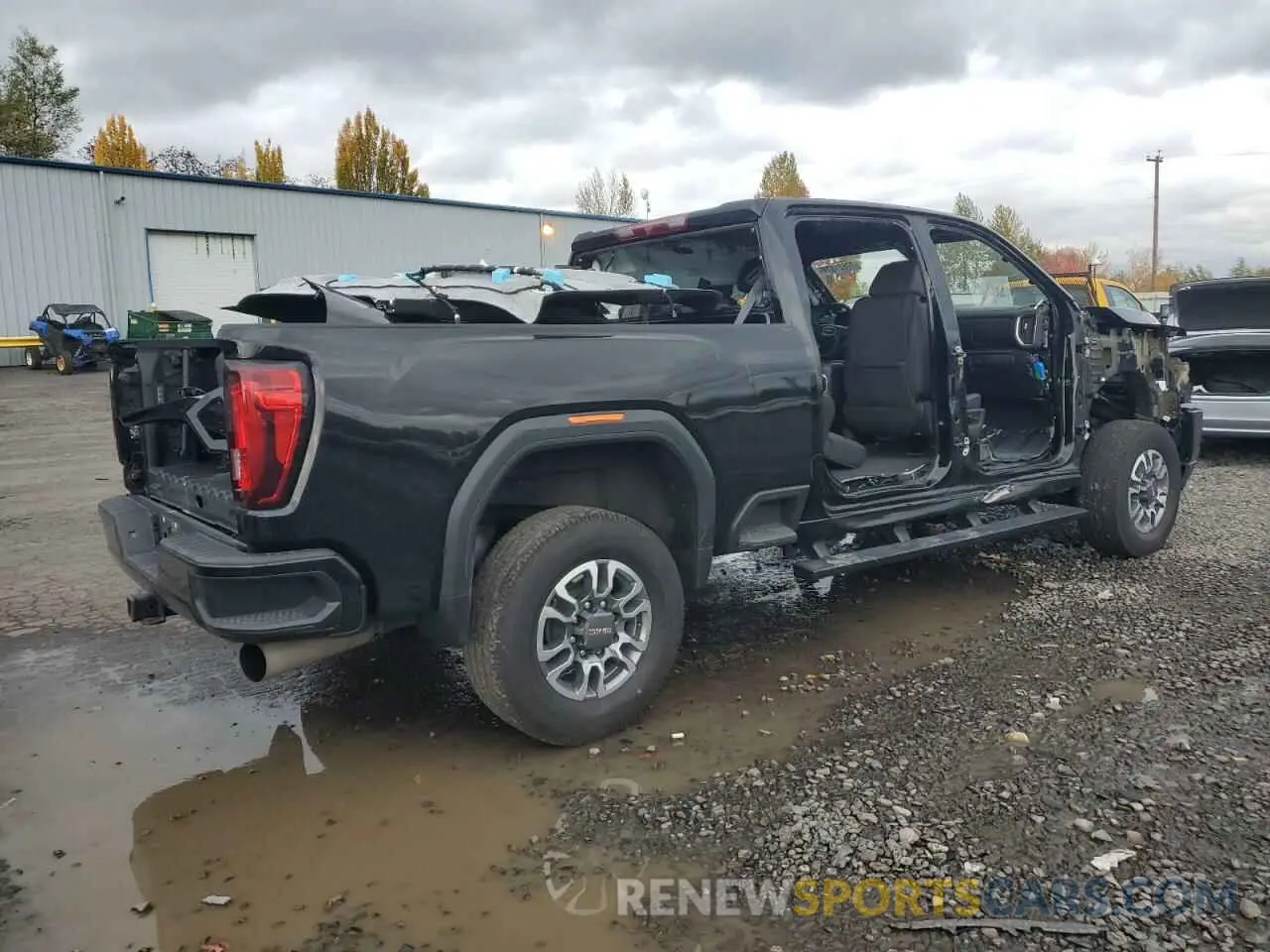 3 Photograph of a damaged car 1GT49PEY6NF111686 GMC SIERRA 2022