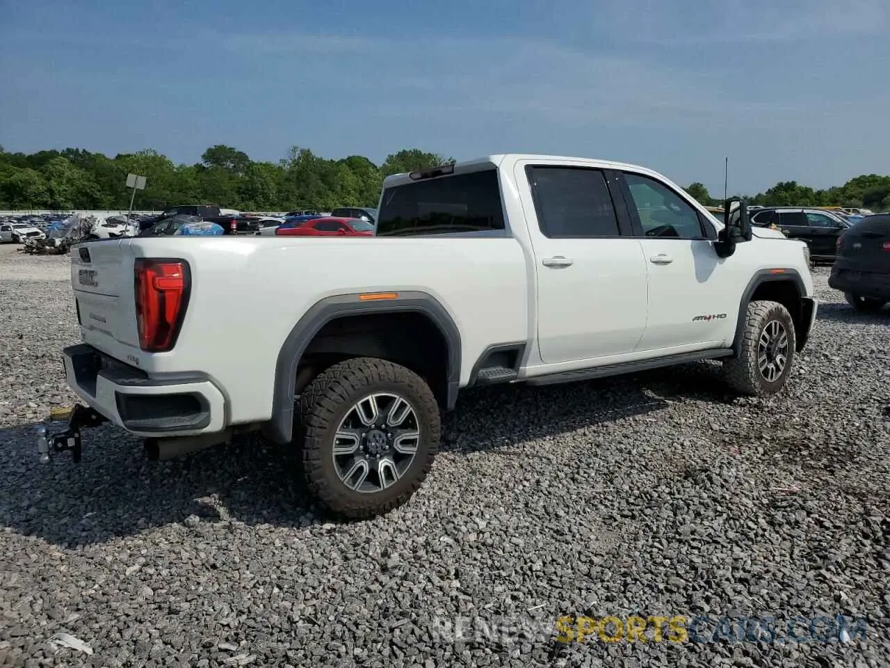 3 Photograph of a damaged car 1GT49PEY8NF106473 GMC SIERRA 2022