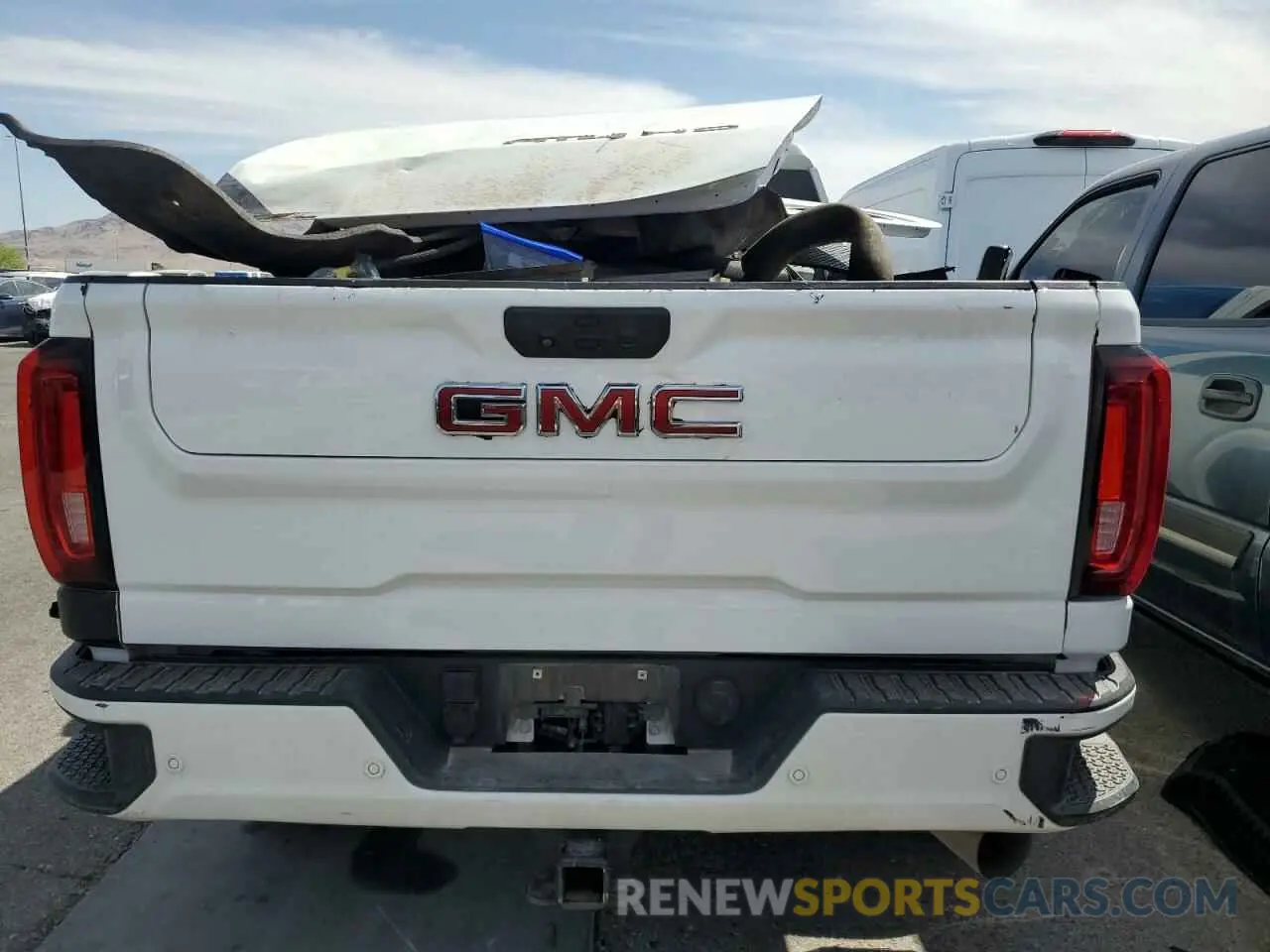 6 Photograph of a damaged car 1GT49PEY9NF230767 GMC SIERRA 2022