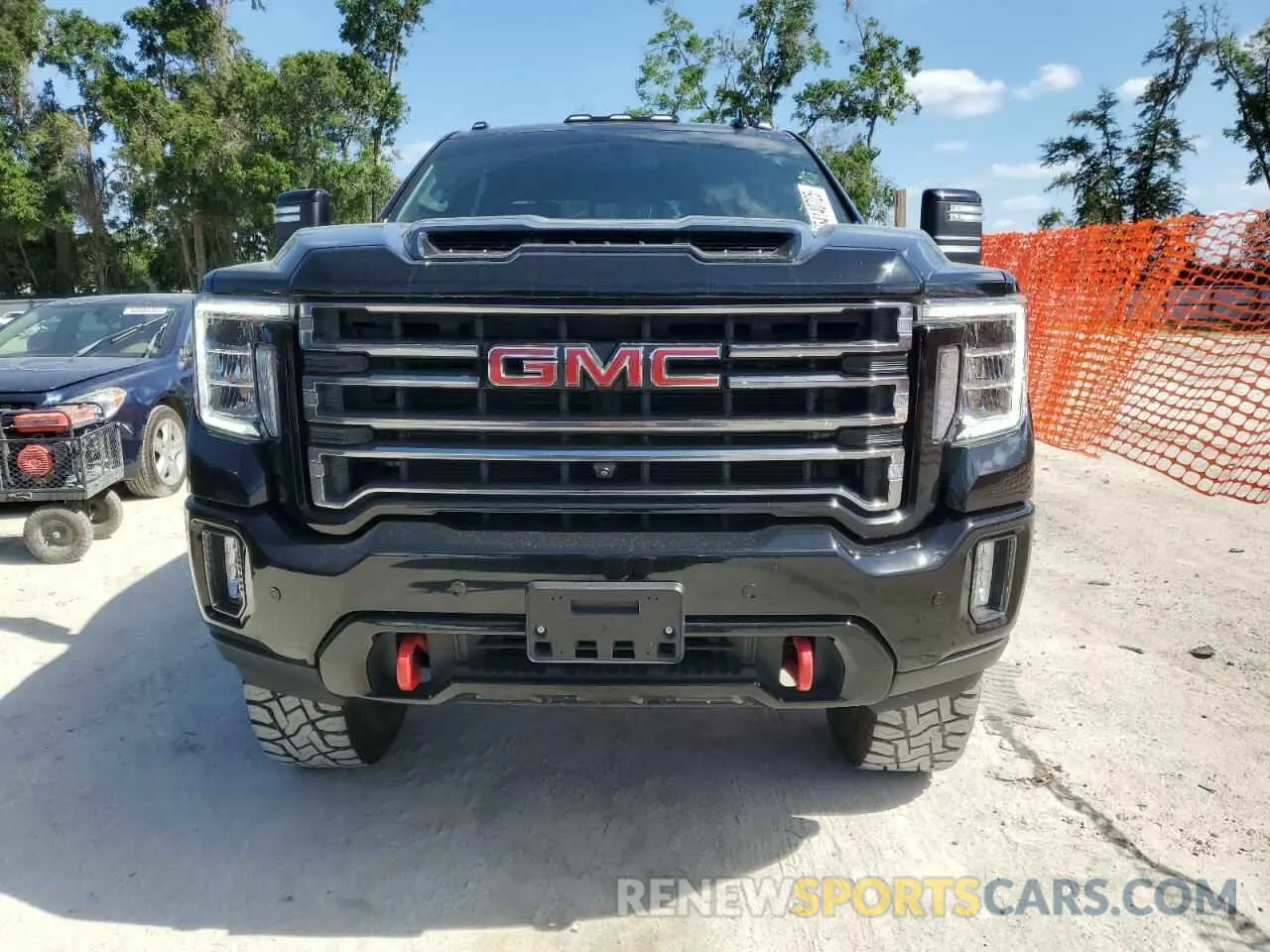 5 Photograph of a damaged car 1GT49PEYXNF222015 GMC SIERRA 2022