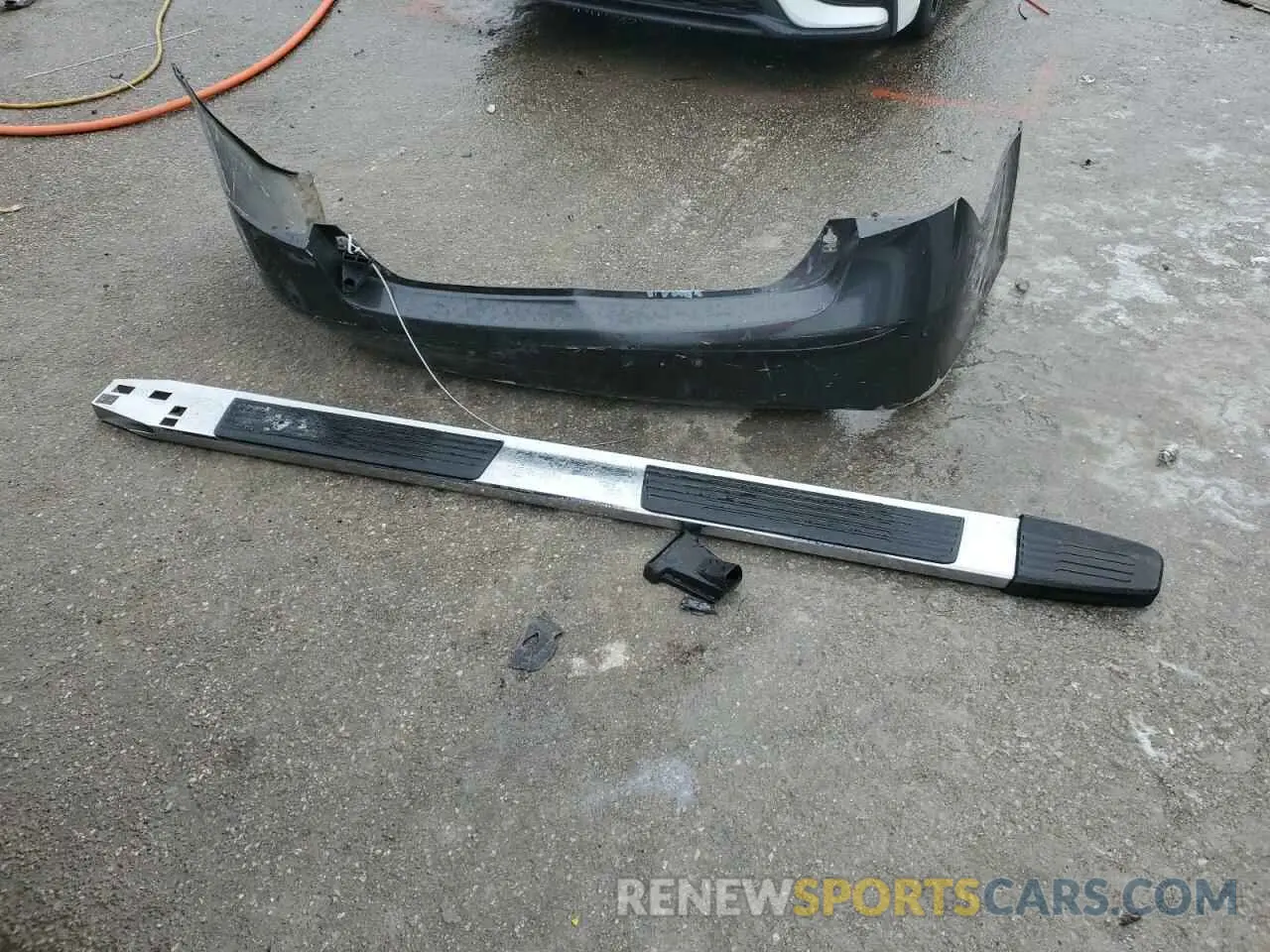 12 Photograph of a damaged car 1GT49RE70NF274028 GMC SIERRA 2022