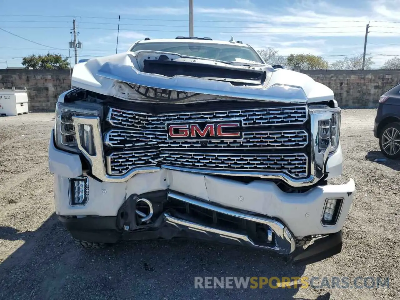 5 Photograph of a damaged car 1GT49REY8NF297548 GMC SIERRA 2022