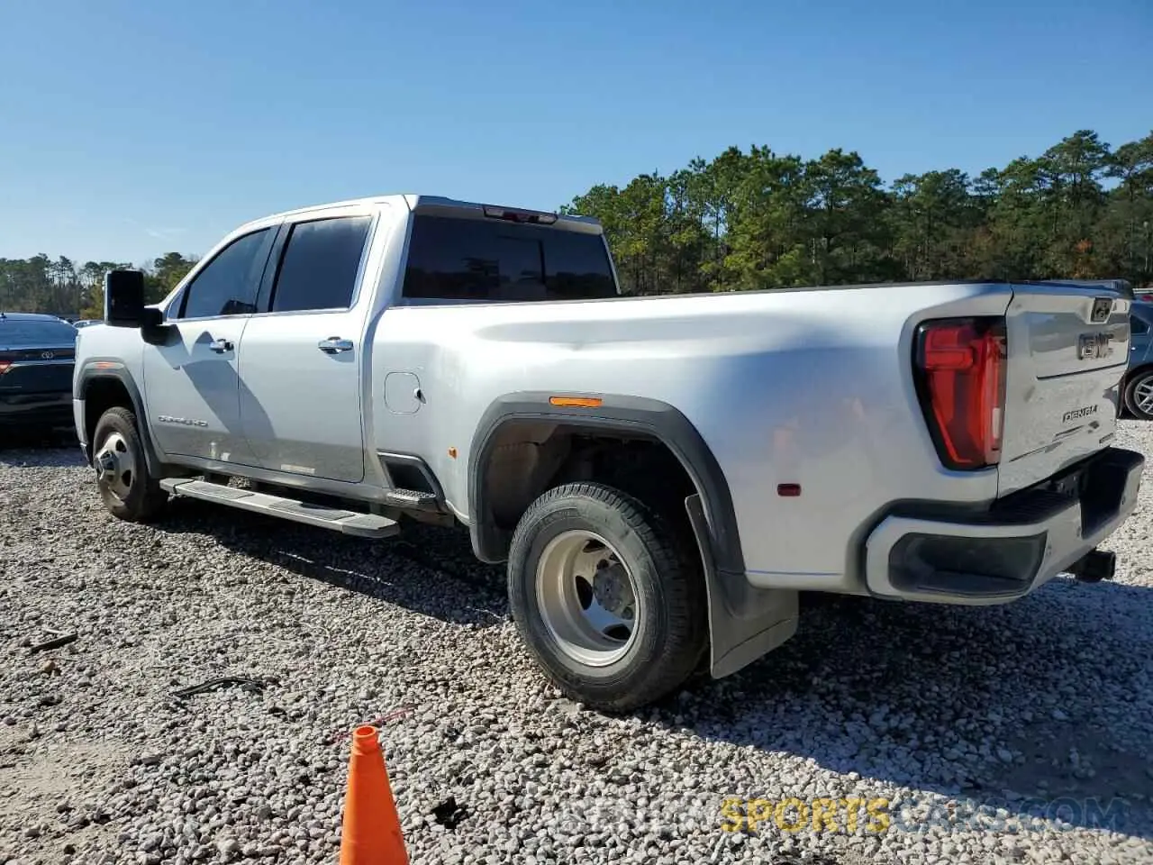 2 Photograph of a damaged car 1GT49WEY9NF344911 GMC SIERRA 2022