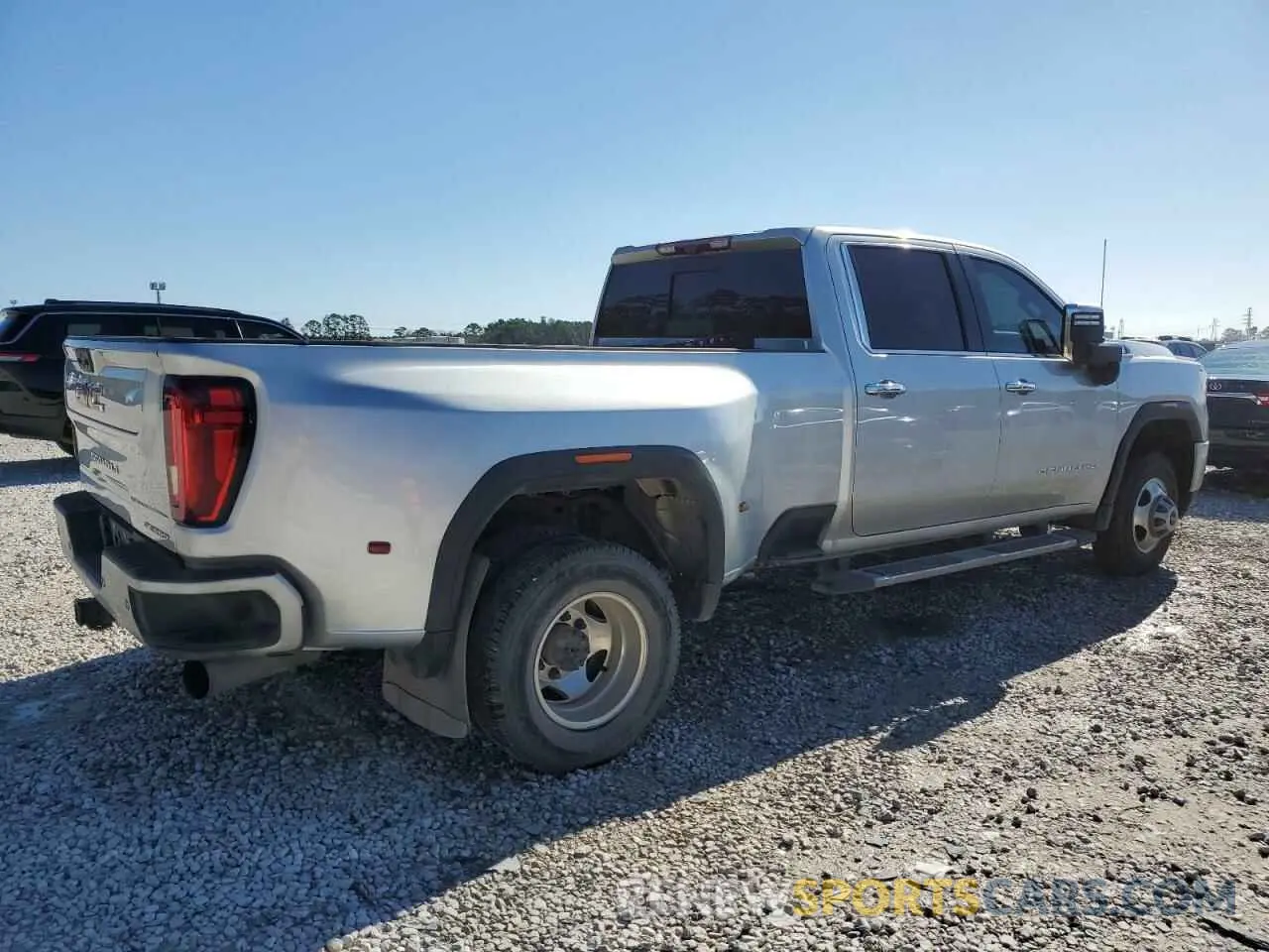 3 Photograph of a damaged car 1GT49WEY9NF344911 GMC SIERRA 2022