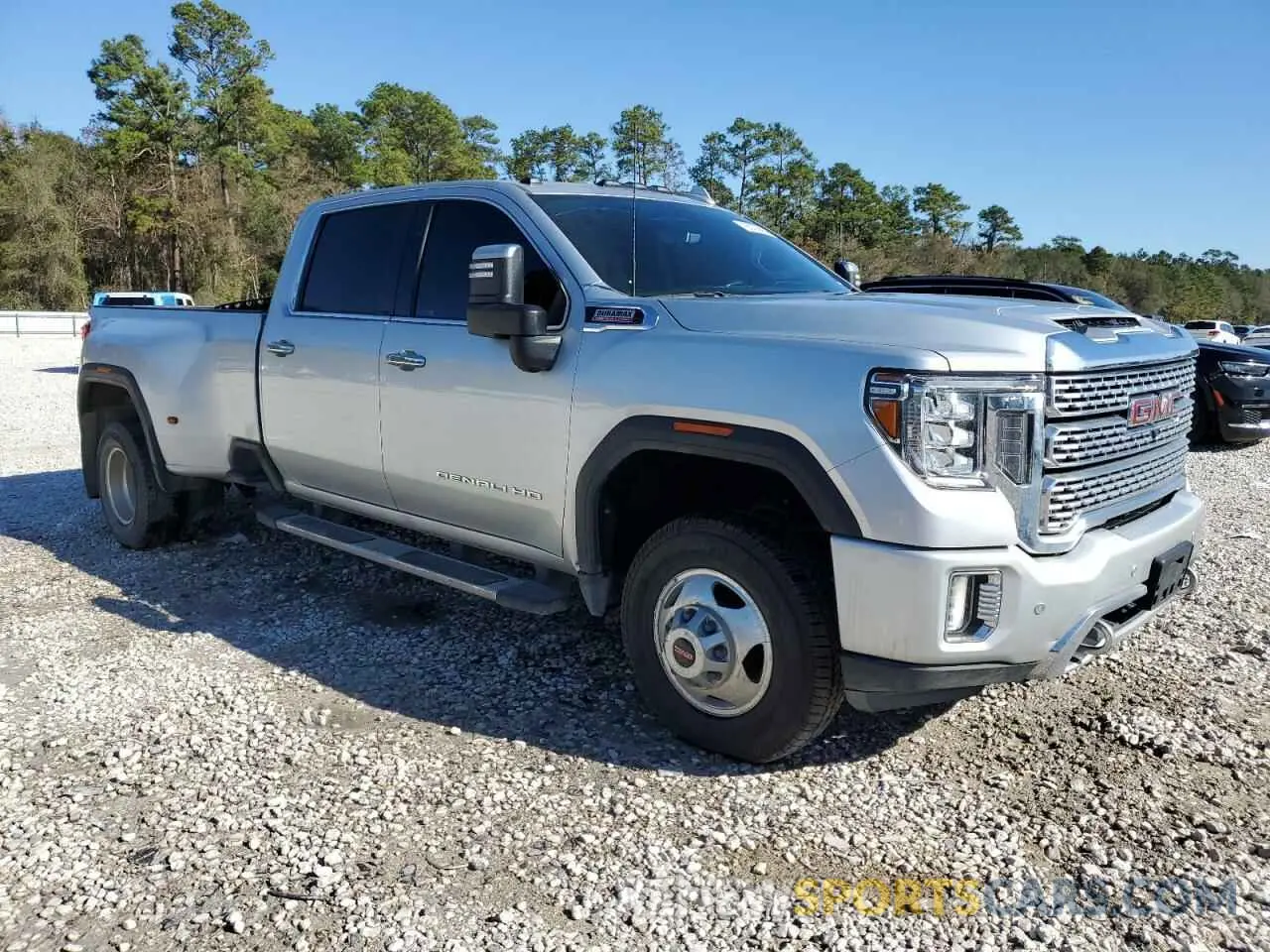 4 Photograph of a damaged car 1GT49WEY9NF344911 GMC SIERRA 2022