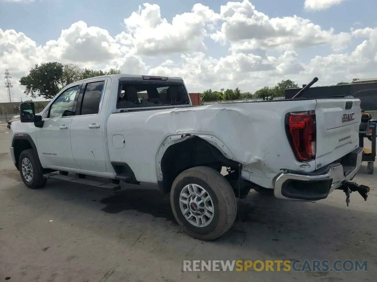 2 Photograph of a damaged car 1GT58ME71NF215631 GMC SIERRA 2022