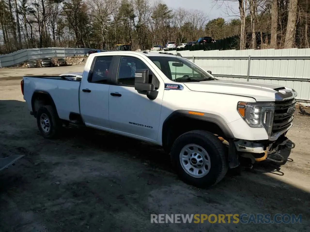 4 Photograph of a damaged car 1GT59SEY0NF240367 GMC SIERRA 2022