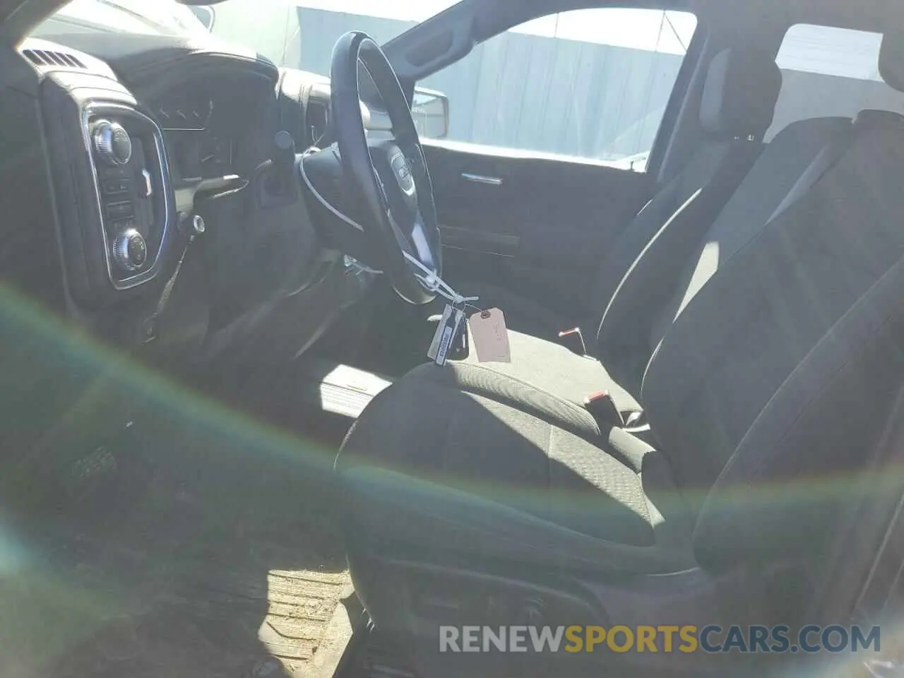 7 Photograph of a damaged car 1GTP9BEK7NZ129589 GMC SIERRA 2022
