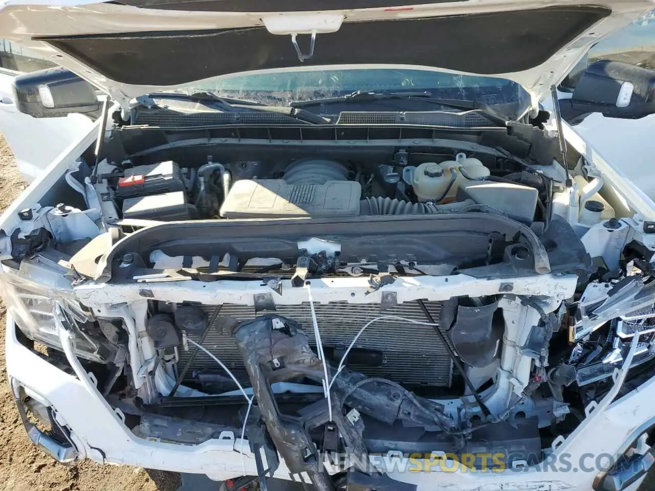 11 Photograph of a damaged car 1GTP9EEL3NZ205951 GMC SIERRA 2022