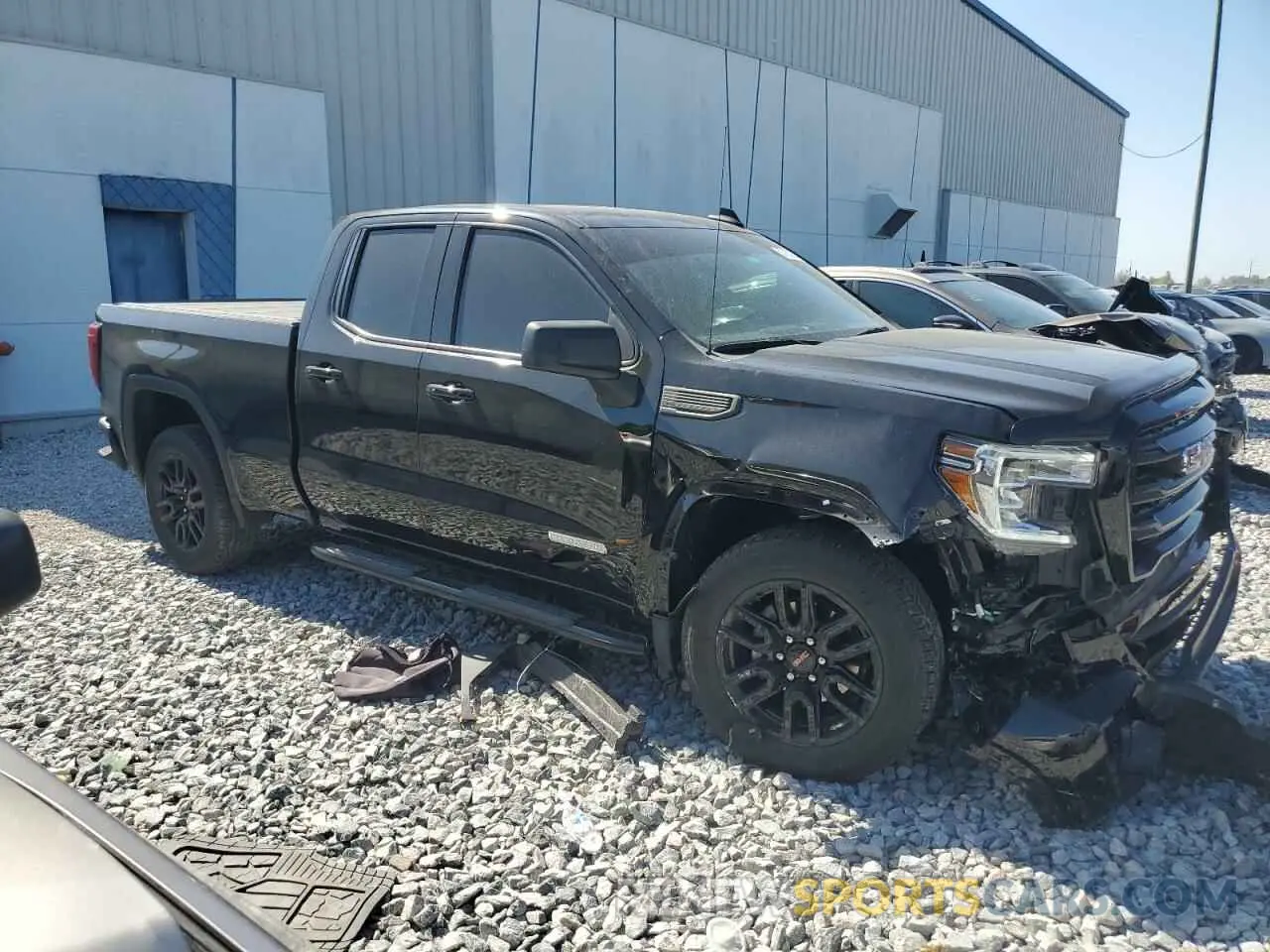 4 Photograph of a damaged car 1GTR8CEK4NZ119135 GMC SIERRA 2022