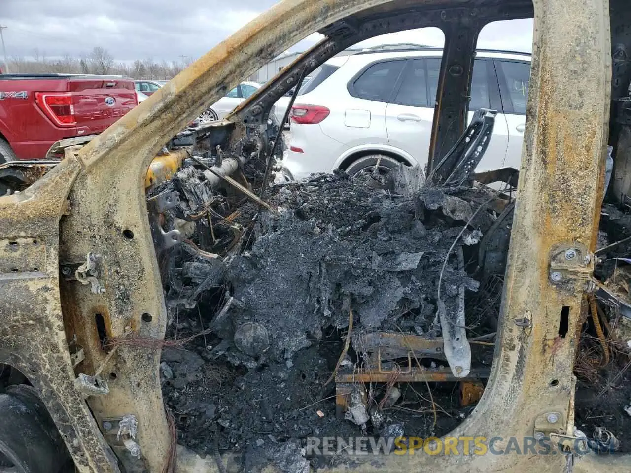 7 Photograph of a damaged car 1GTR9GEK8NZ193209 GMC SIERRA 2022