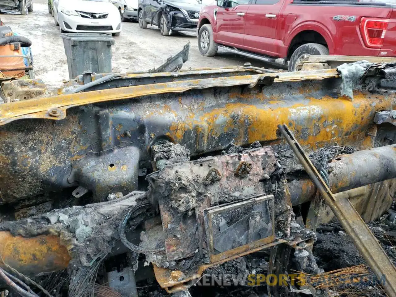 9 Photograph of a damaged car 1GTR9GEK8NZ193209 GMC SIERRA 2022