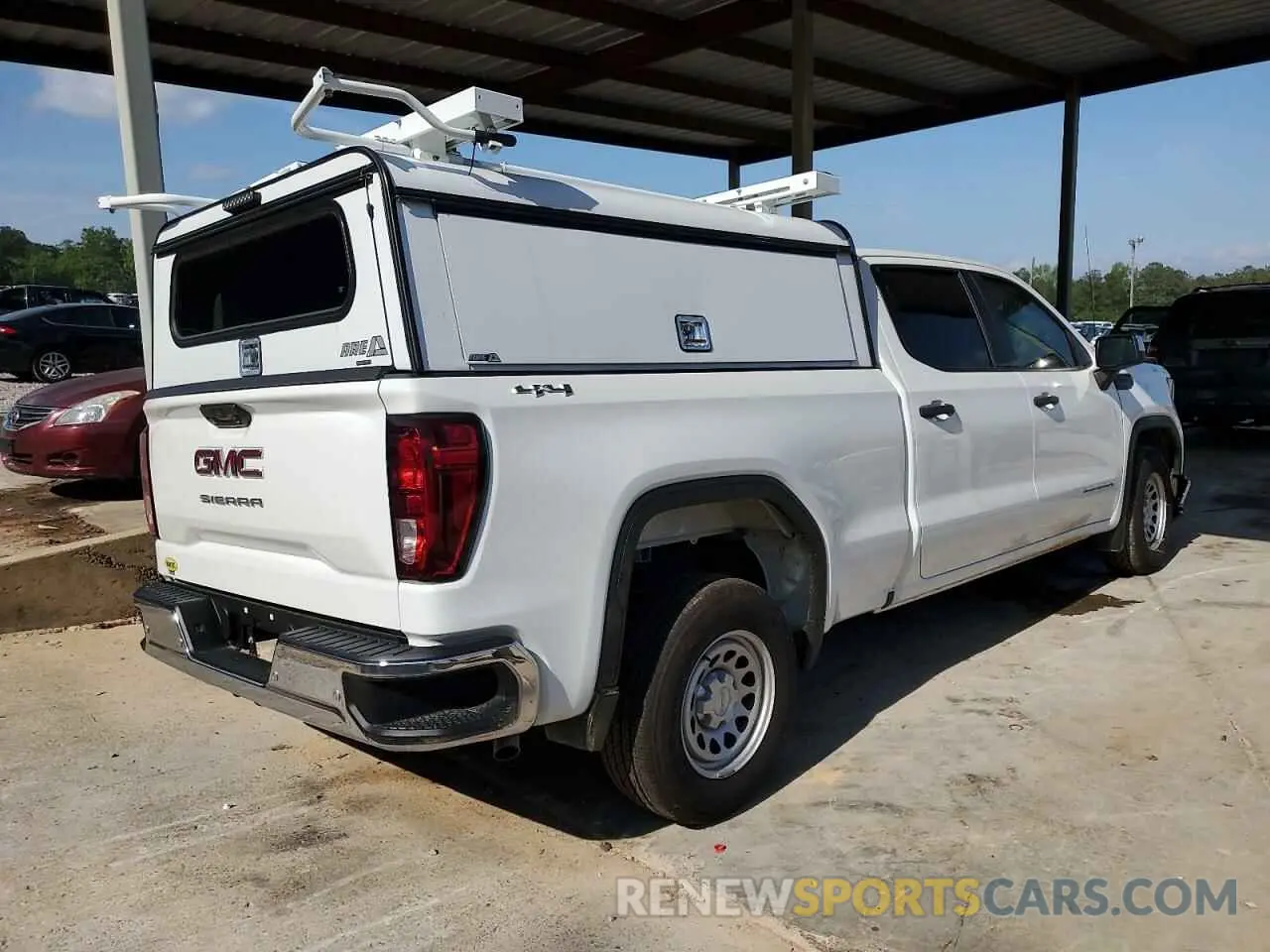 3 Photograph of a damaged car 1GTUUAED8NZ523034 GMC SIERRA 2022