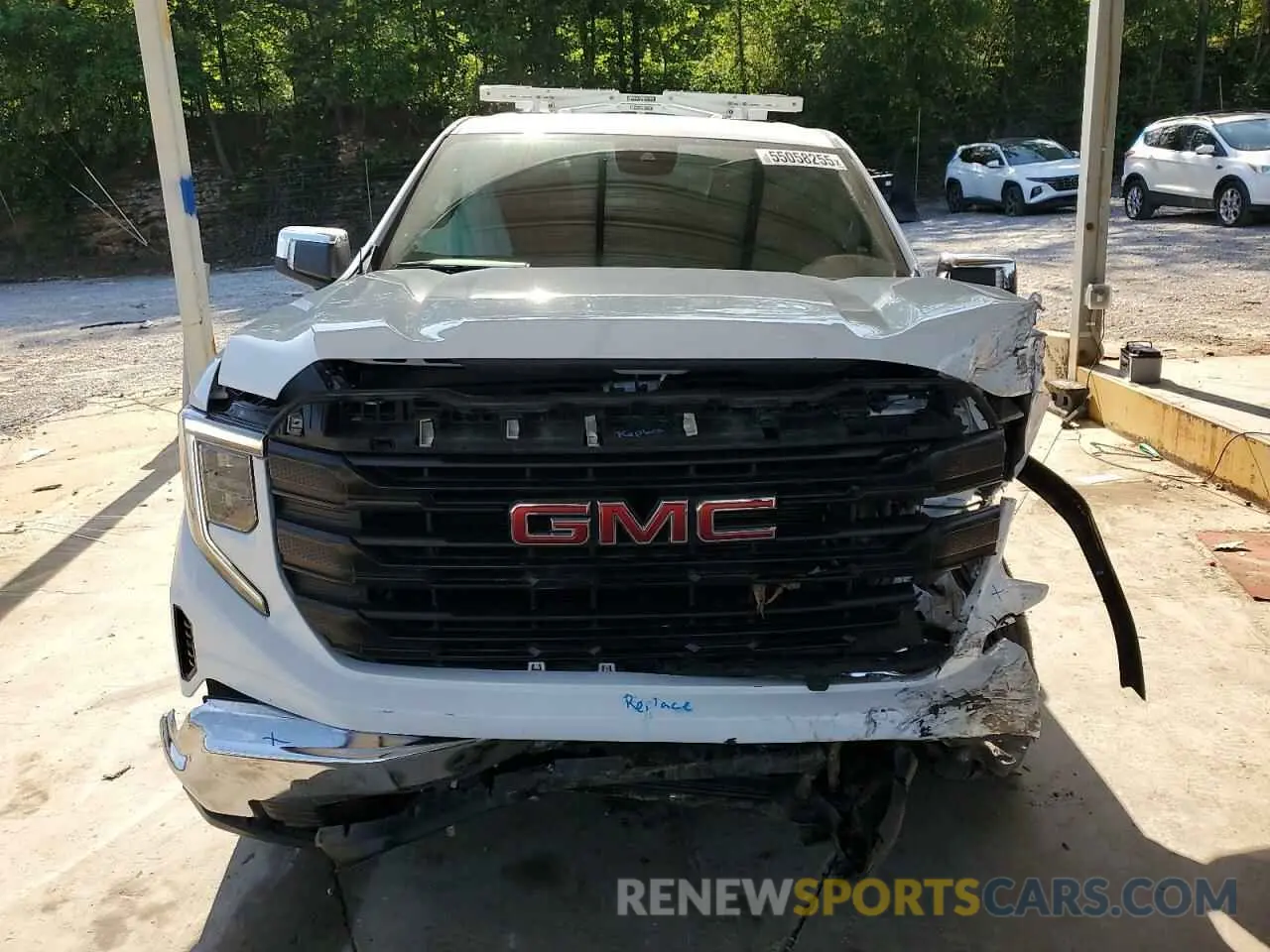5 Photograph of a damaged car 1GTUUAED8NZ523034 GMC SIERRA 2022
