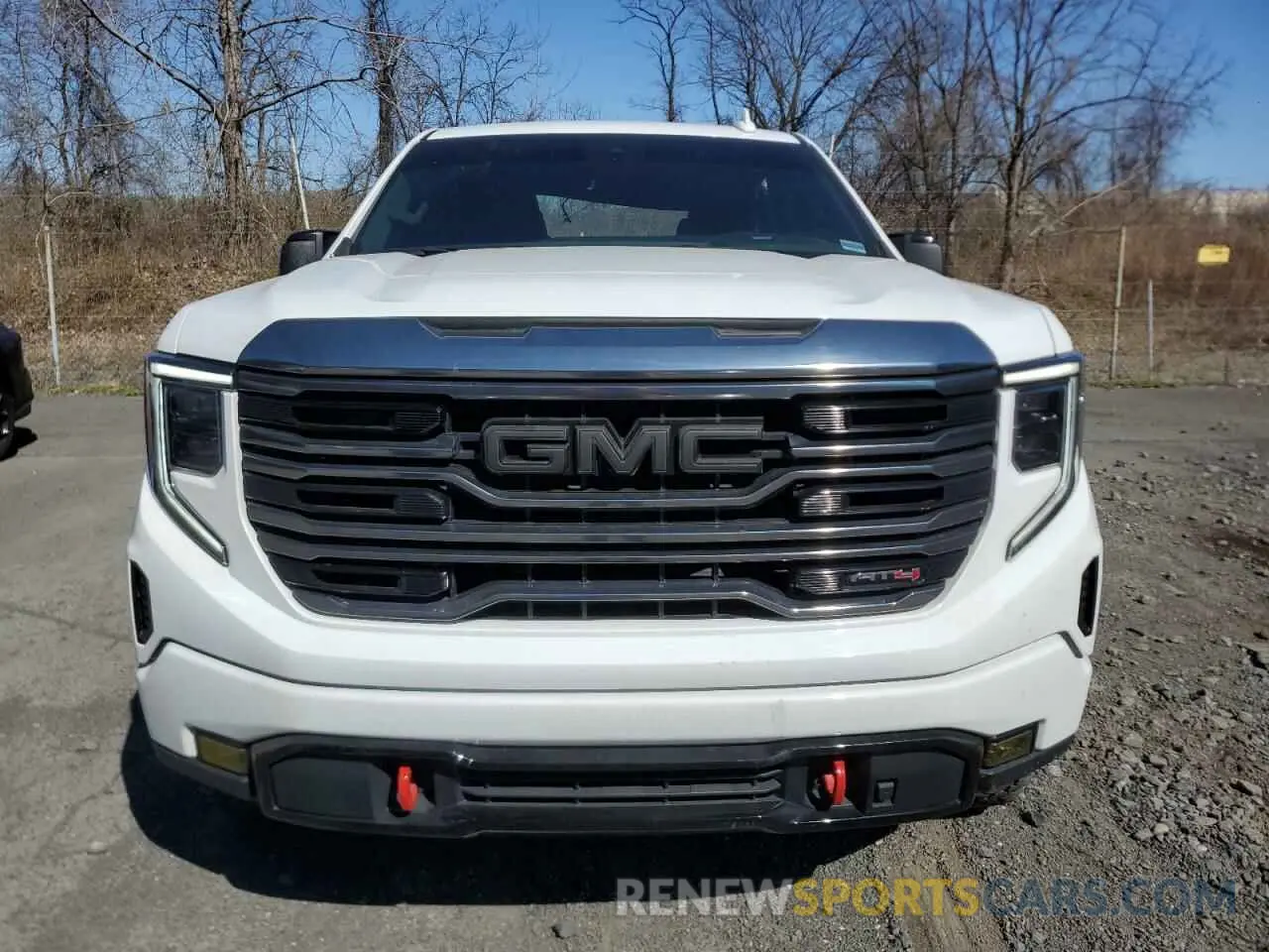 5 Photograph of a damaged car 1GTUUEET2NZ616551 GMC SIERRA 2022
