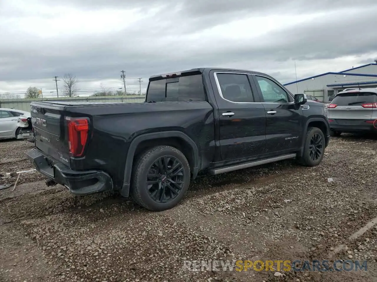 3 Photograph of a damaged car 1GTUUGEL5NZ541730 GMC SIERRA 2022